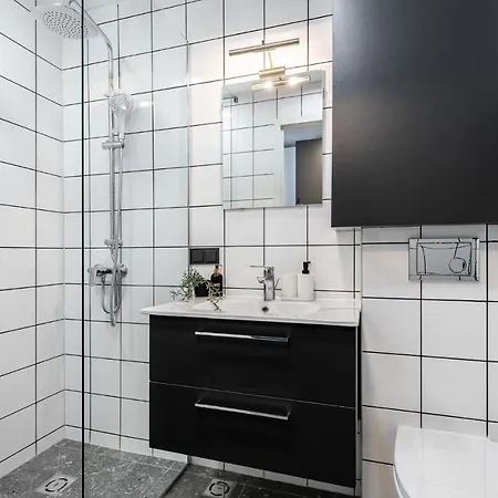 Apartment River To The - 7a *